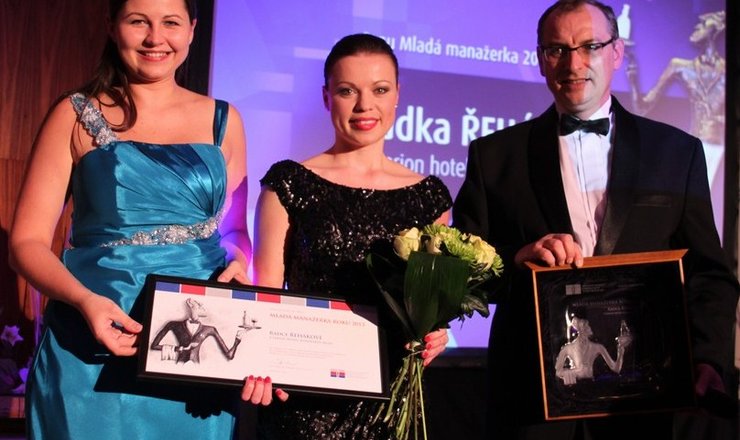 RADKA ŘEHÁKOVÁ Z CLARION HOTELU ŠPINDLERŮV MLÝN SE STALA MLADOU MANAŽERKOU ROKU 2013
