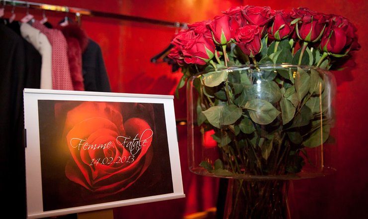 FEMME FATALE PARTY S LUCIÍ BÍLOU V BUDDHA BAR HOTEL PRAGUE